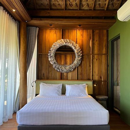 Sealord Naithon Beachfront Villa Dış mekan fotoğraf