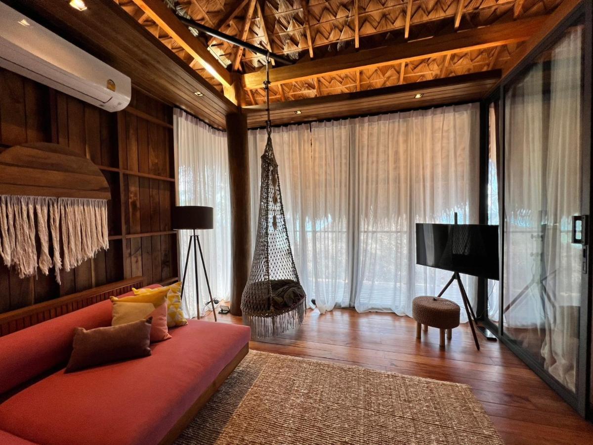 Sealord Naithon Beachfront Villa Dış mekan fotoğraf