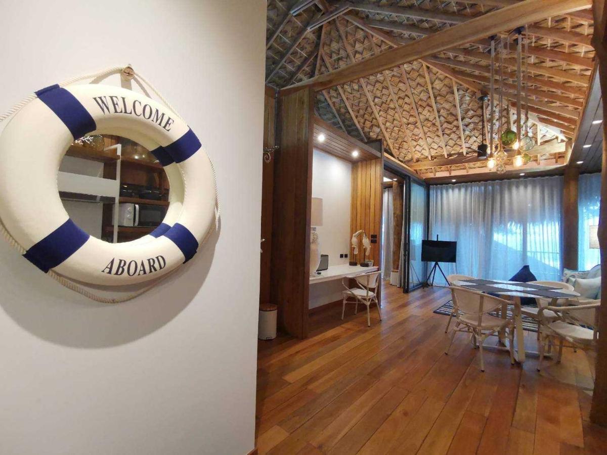 Sealord Naithon Beachfront Villa Dış mekan fotoğraf
