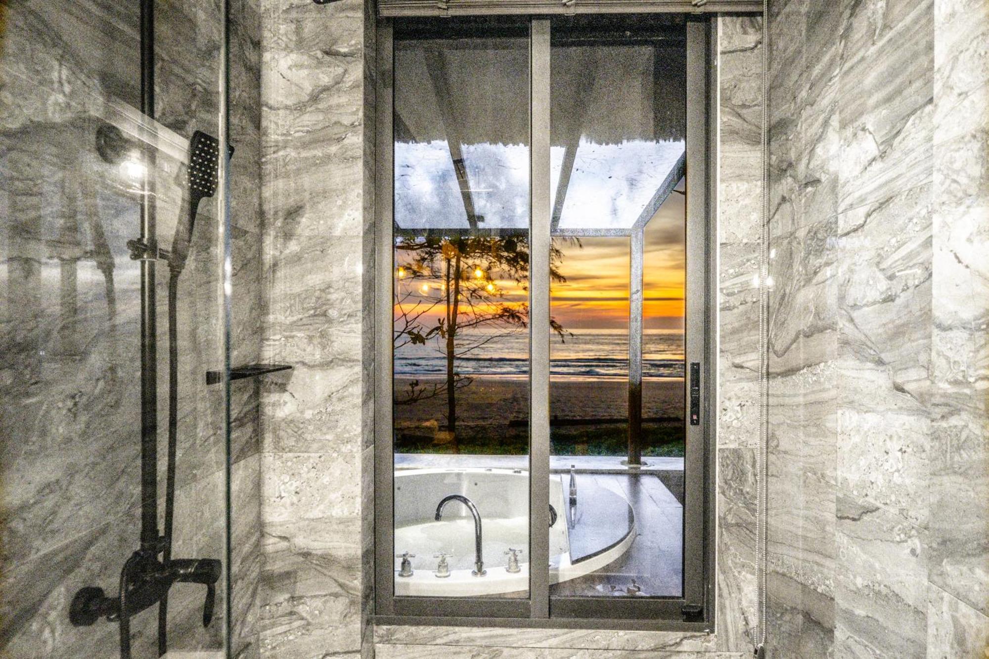Sealord Naithon Beachfront Villa Dış mekan fotoğraf