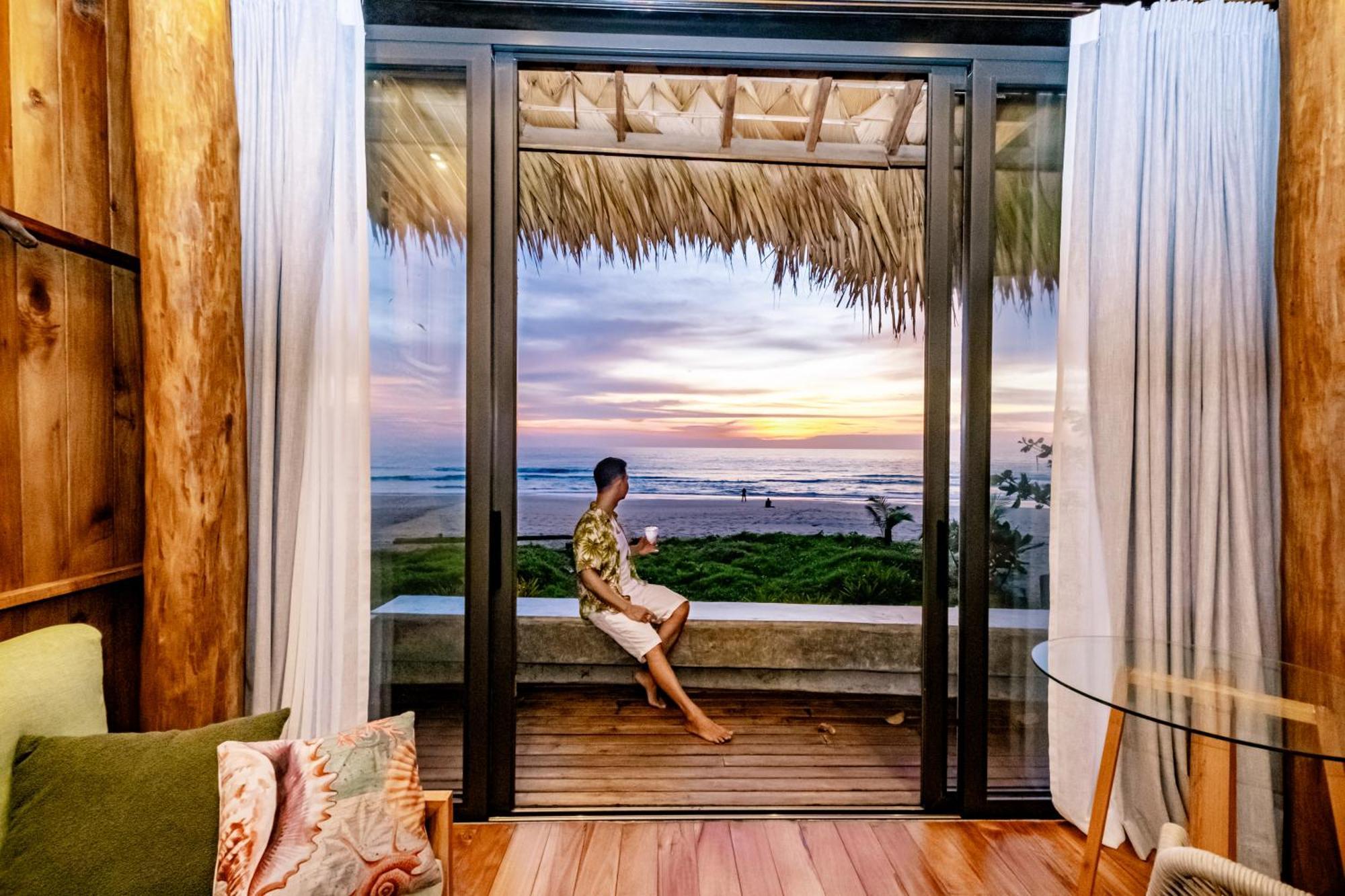 Sealord Naithon Beachfront Villa Dış mekan fotoğraf