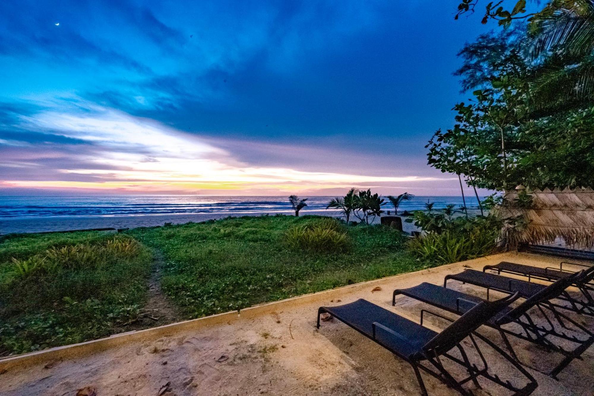 Sealord Naithon Beachfront Villa Dış mekan fotoğraf