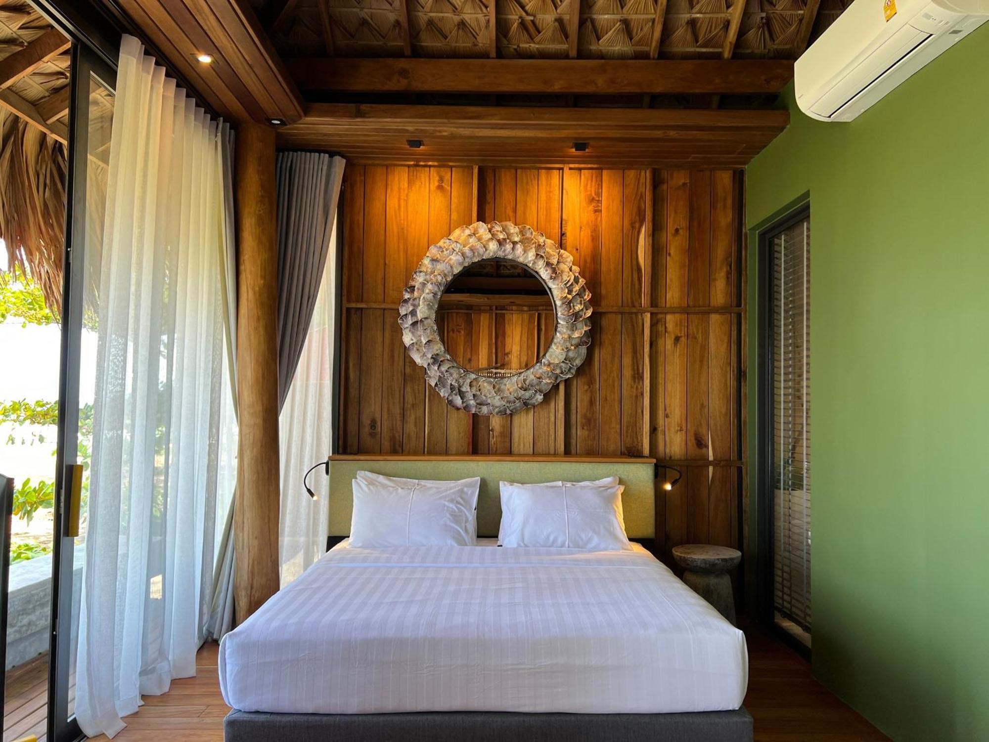 Sealord Naithon Beachfront Villa Dış mekan fotoğraf
